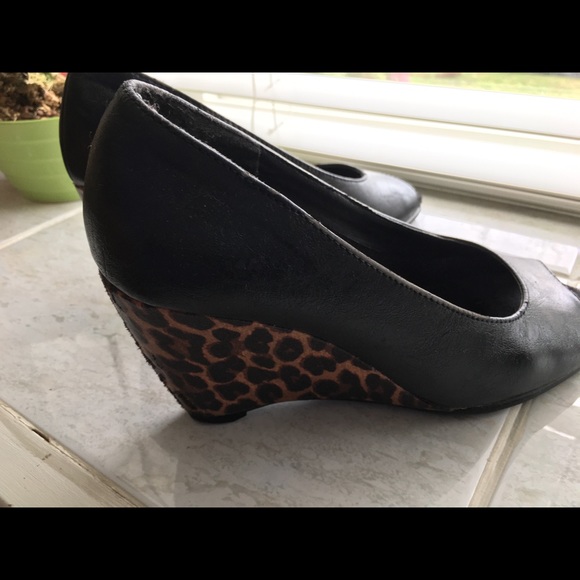 Shoes - Picture 3 of 10